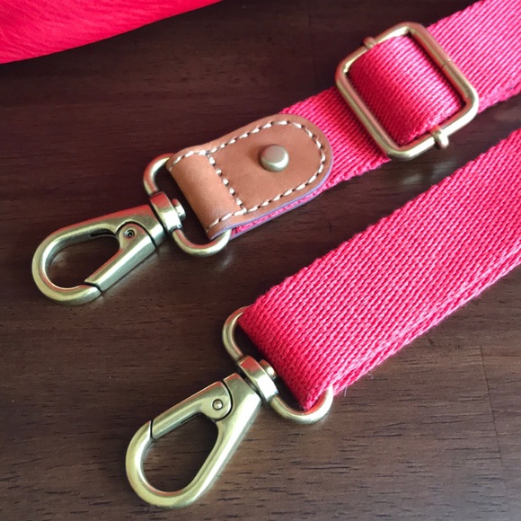 Beautiful and stunning burn red Fossil crossbody. - Picture 3 of 8